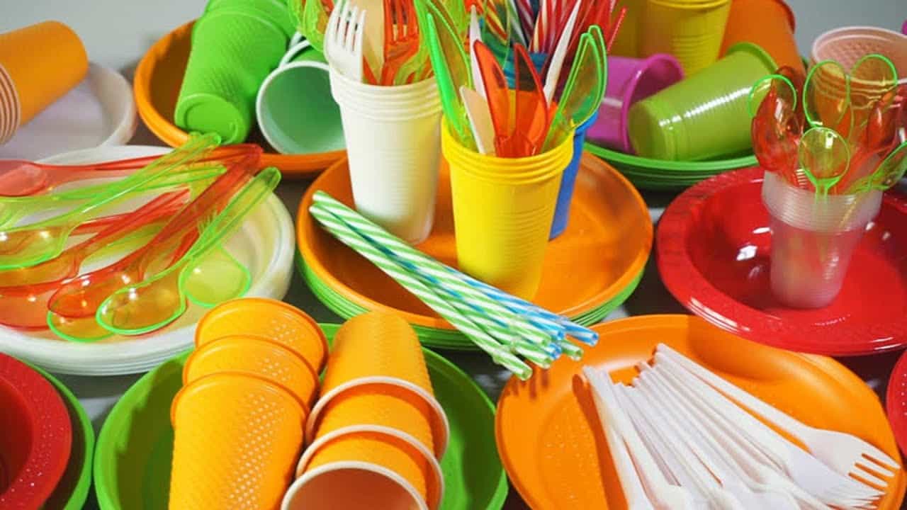 فرایند تولید ظروف پلاستیکی؛ گام به گام!