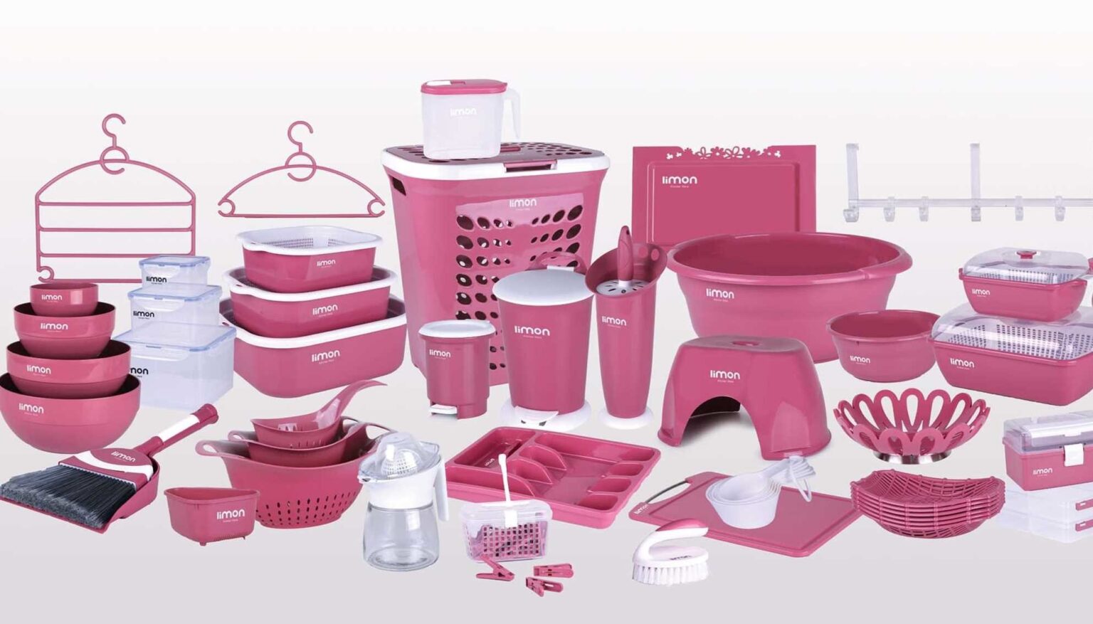 مجموعه ظروف پلاستیکی برای مصارف خانگی