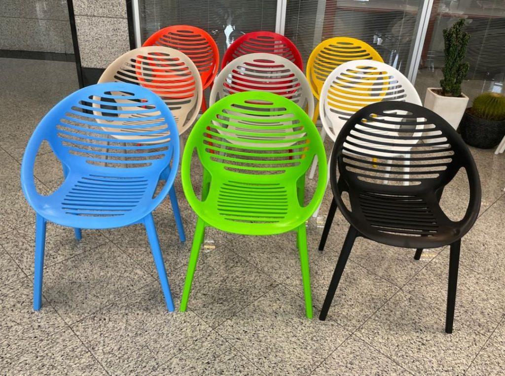 مقایسه قیمت و کیفیت صندلی پلاستیکی در بازار